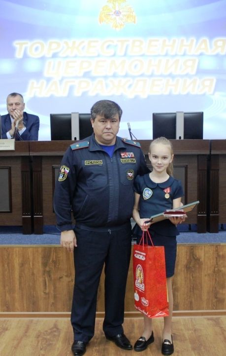 Алина Логачёва получила медаль.