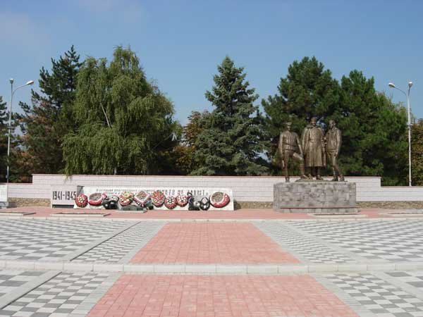 Мемориал в Тбилисской.