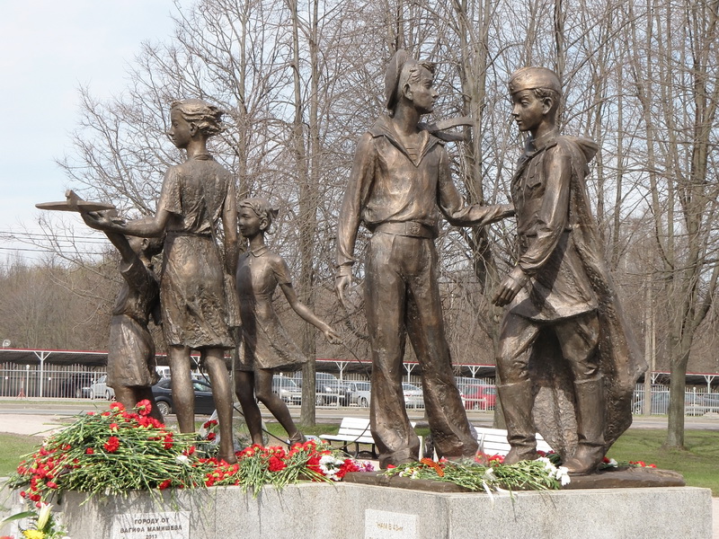 Памятник детям войны.