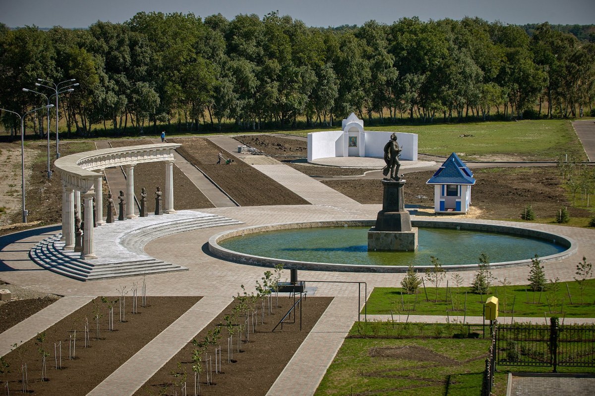 Адмиральский парк в Михайловске. Фотография.