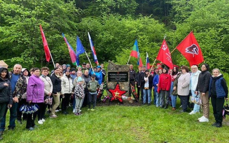 Открытие памятного знака на месте подрыва стратегически важного моста партизанами Армавирского отряда.