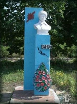 Памятник Саше Дегтярёву.