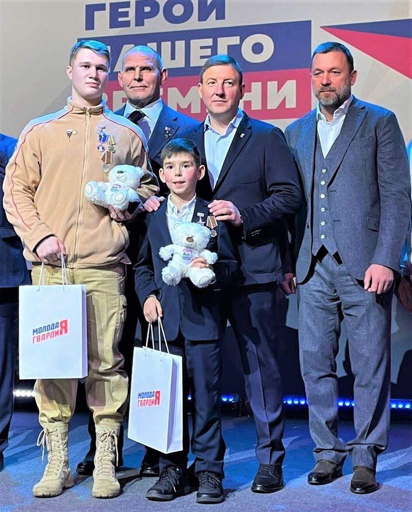 Тагир Абитов получил медали.